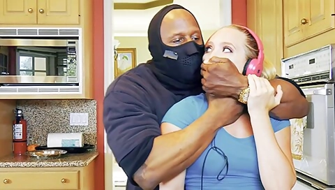 Aj Applegate - Strong Armed That Pussy